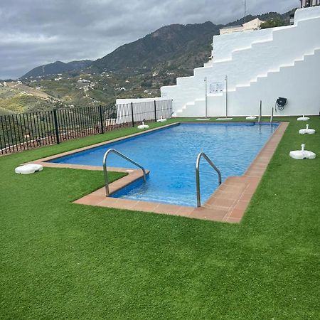Atico Con Increibles Vistas A Las Montanas Y Mar Frigiliana Eksteriør bilde