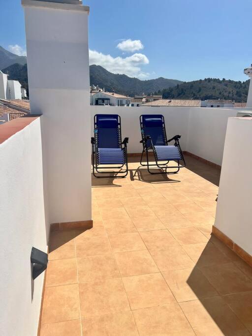 Atico Con Increibles Vistas A Las Montanas Y Mar Frigiliana Eksteriør bilde