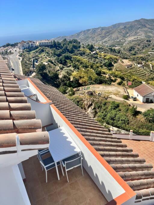Atico Con Increibles Vistas A Las Montanas Y Mar Frigiliana Eksteriør bilde